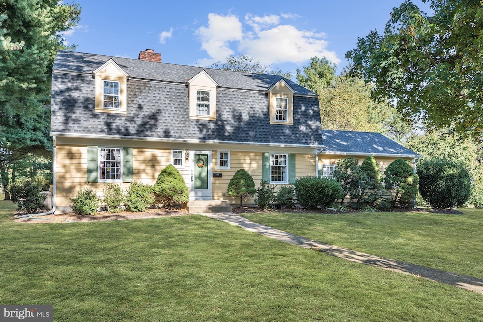 709 Maple Leaf Ln, Moorestown, NJ 08057 - photo 1