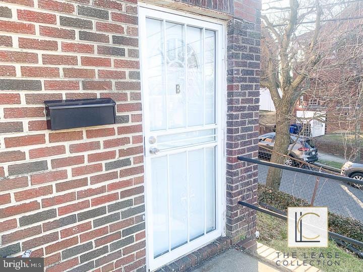 2821 R St SE unit B, Washington, DC 20020 - photo 1