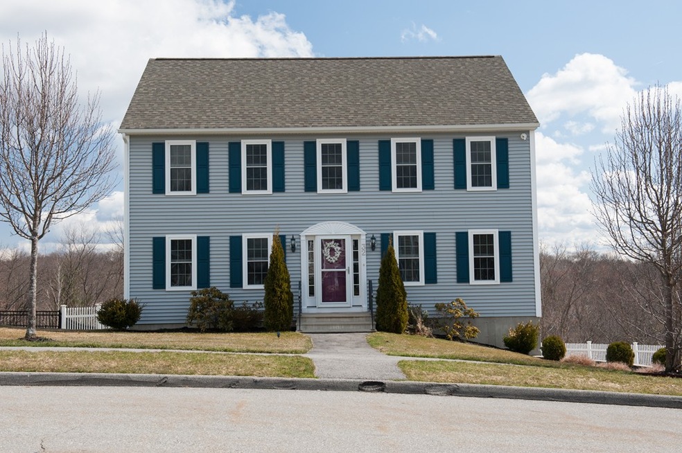 32 Vista Cir, Holden, MA 01520 - photo 1