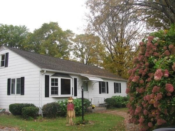 8 Maplelawn Dr, Monson, MA 01057 - photo 1