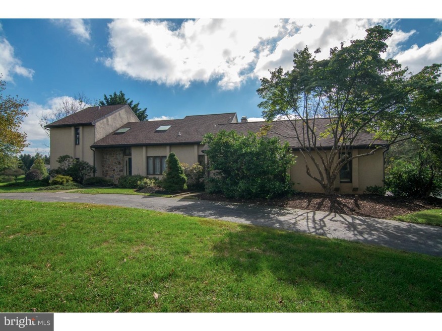 810 Cottonwood Dr, Malvern, PA 19355 - photo 1