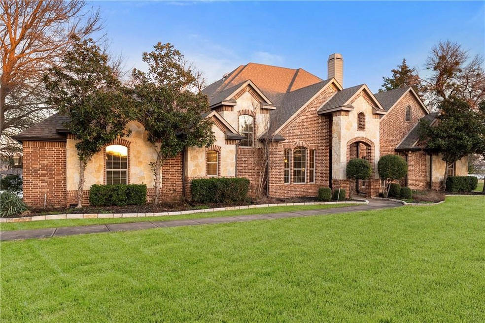 148 Bayview Cir, Corsicana, TX 75109 - photo 1