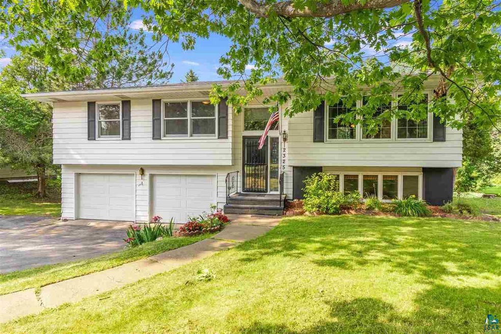 2325 Leonard St, Duluth, MN 55811 - photo 1