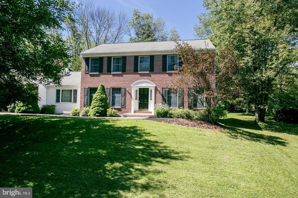 107 Hillcrest Ave, Schwenksville, PA 19473 - photo 1