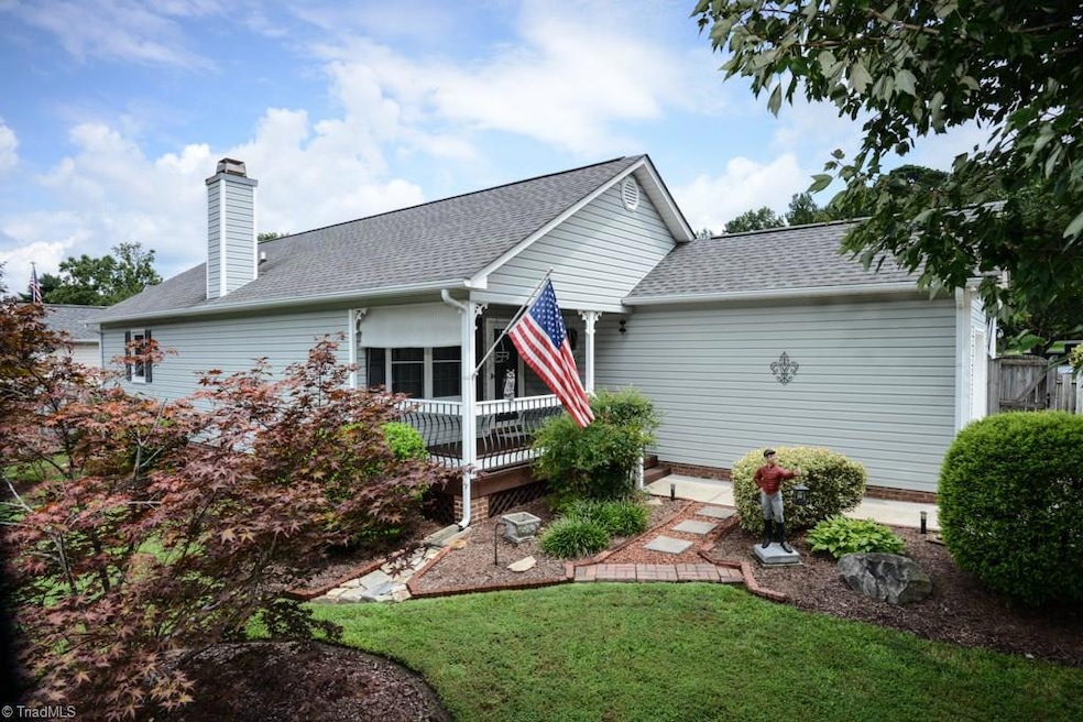 3201 Westbury Dr, Jamestown, NC 27282 - photo 1