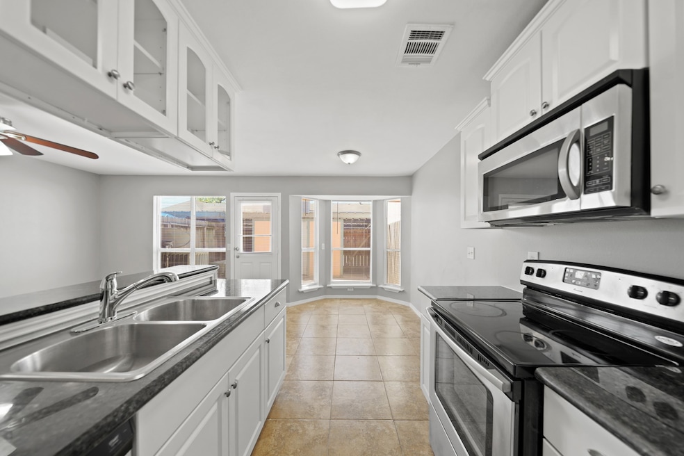 For Rent $1,325/month