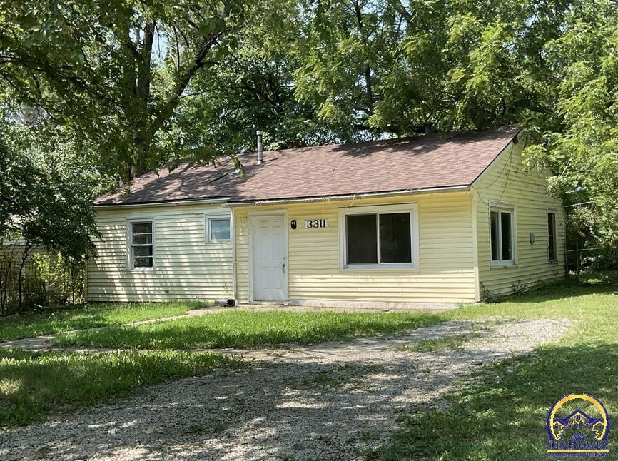 3311 SE Girard St, Topeka, KS 66605 - photo 1