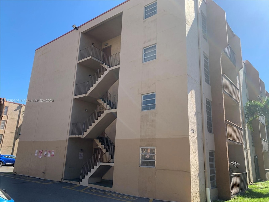 4715 NW 7th St Unit 1062