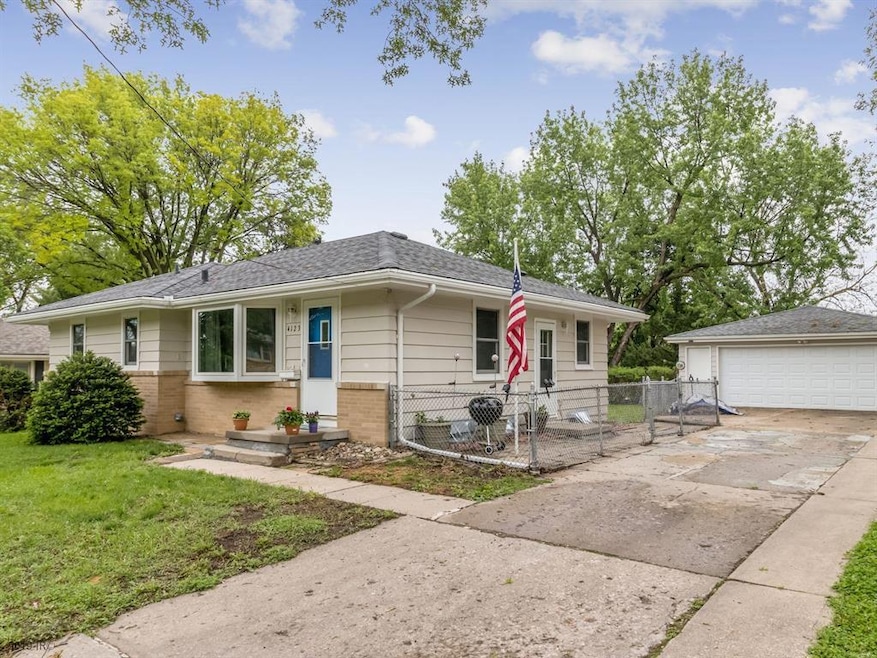 4123 39th Place, Des Moines, IA 50310 - photo 1