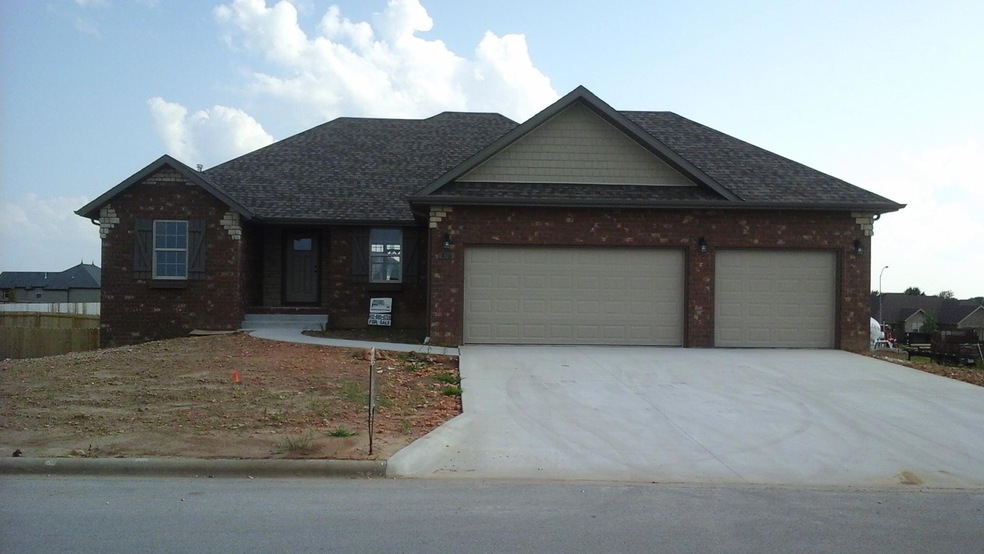 816 E Weldon Dr, Nixa, MO 65714 - photo 1