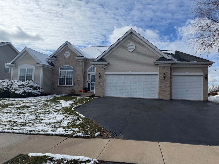 12434 Kings Point Dr, Loves Park, IL 61111 - photo 1