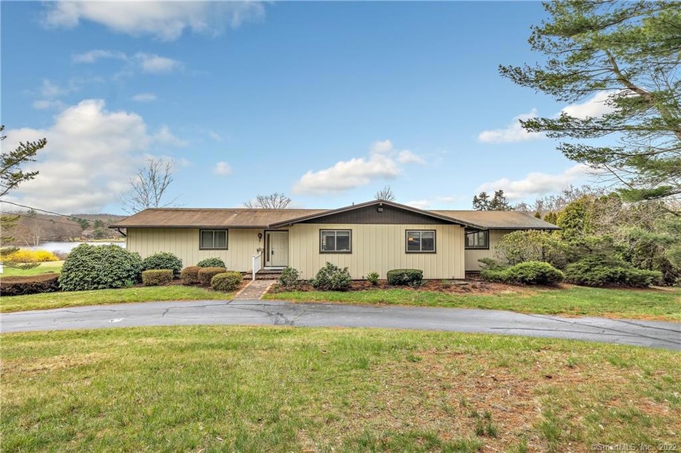 612 Grassy Hill Rd, Orange, CT 06477 - photo 1