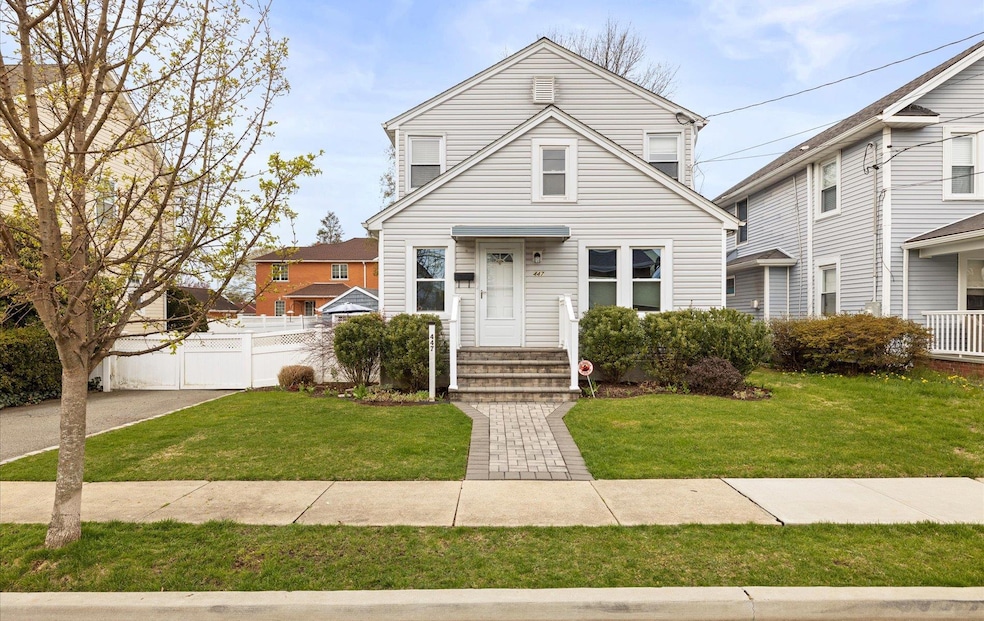 Sold $870,000 • Co-Listing Agent