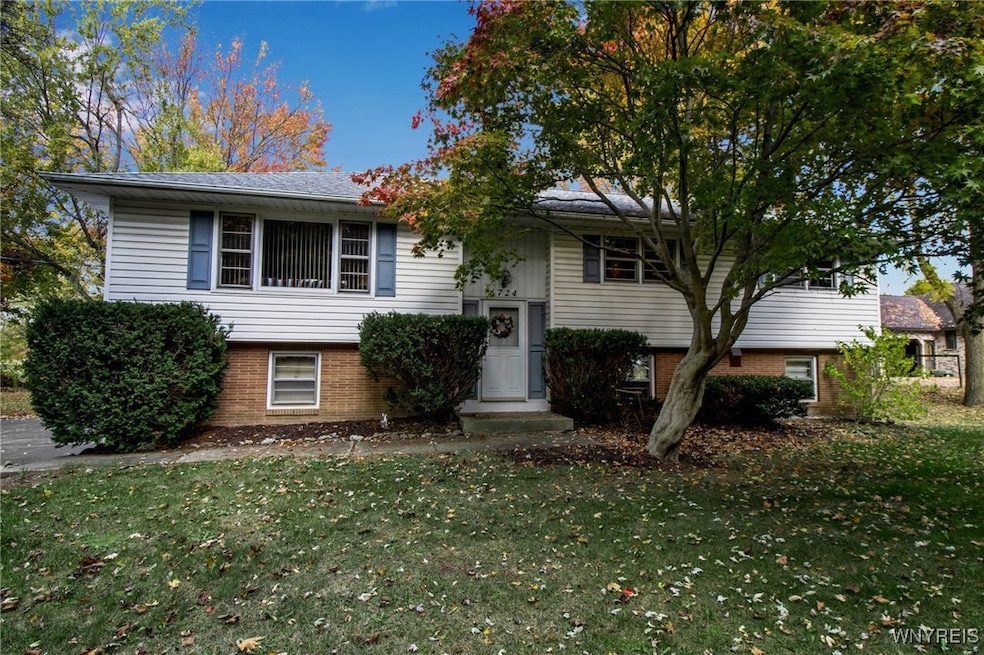 6724 Bear Ridge Rd, Lockport, NY 14094 - photo 1