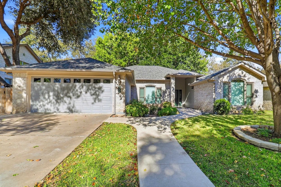 324 Meadowlakes Dr, Meadowlakes, TX 78654 - photo 1