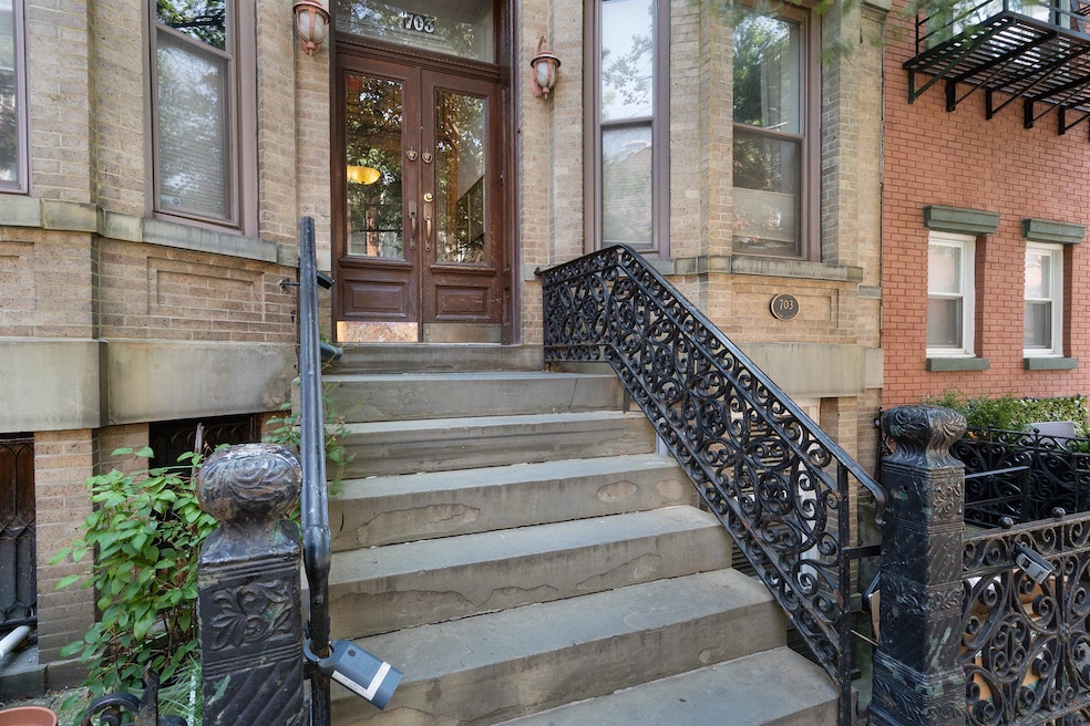 Pending $479,900