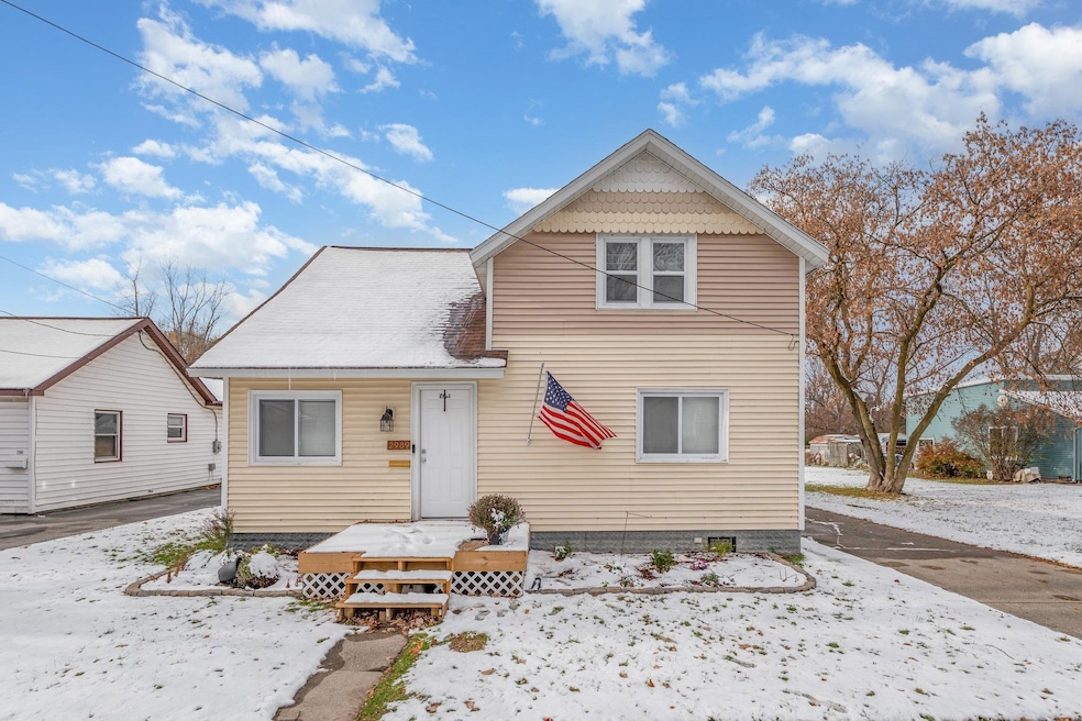 2989 Harrison St, Saginaw, MI 48604 - photo 1