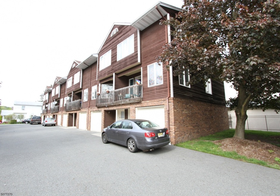 8 Leary Ave unit D, Bloomingdale, NJ 07403 - photo 1