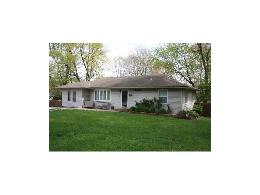 5633 Earnshaw St, Shawnee, KS 66216 - photo 1