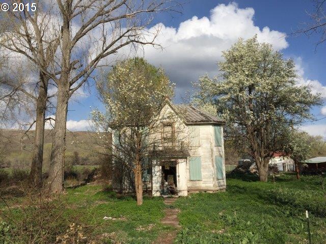 117 W Franklin Ave, Dayville, OR 97825 - photo 1