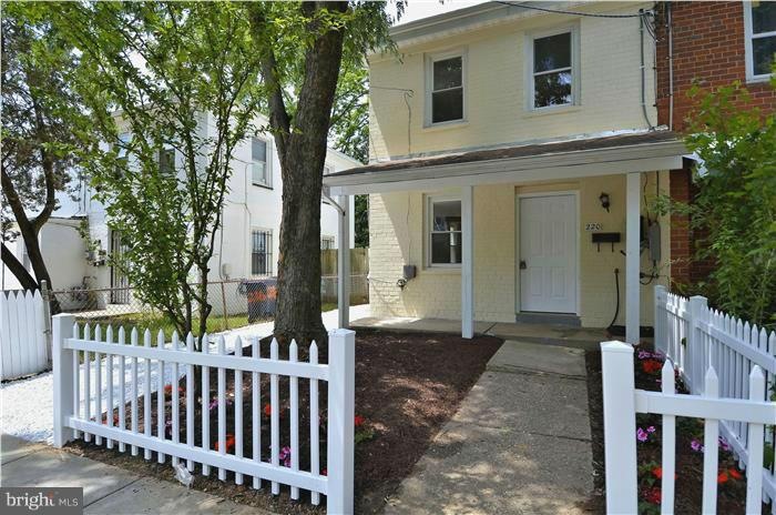 220 56th St NE, Washington, DC 20019 - photo 1