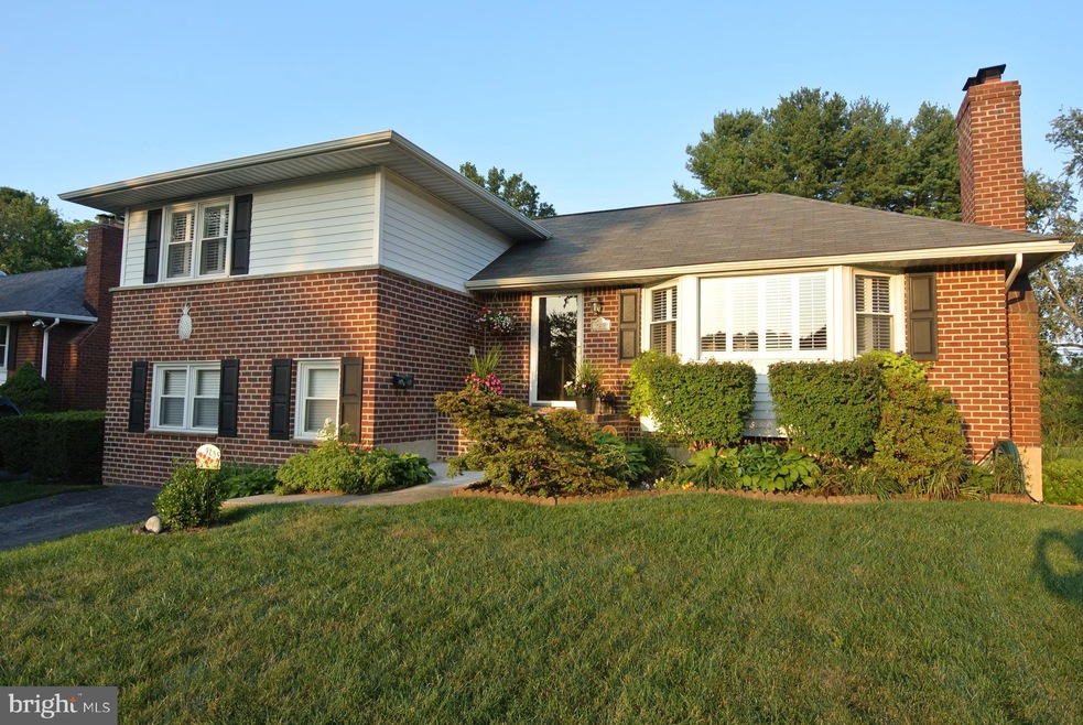 923 Starbit Rd, Towson, MD 21286 - photo 1