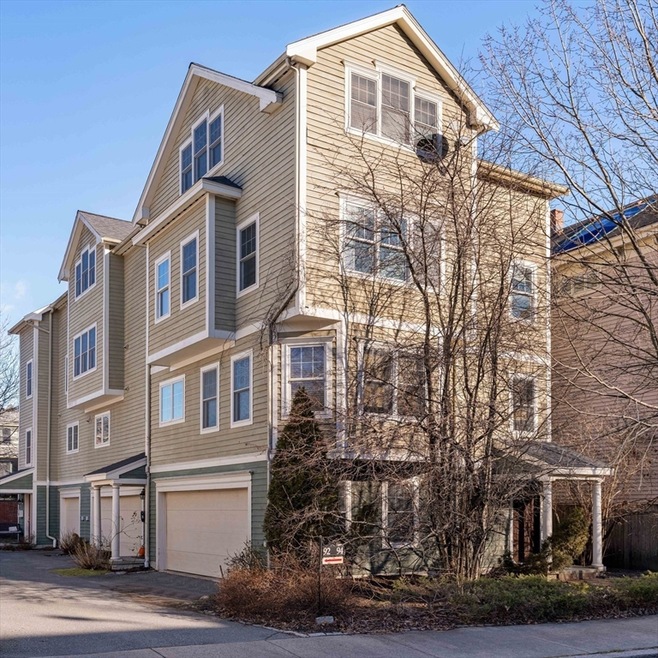 92 Chestnut St unit 2, Brookline, MA 02445 - photo 1