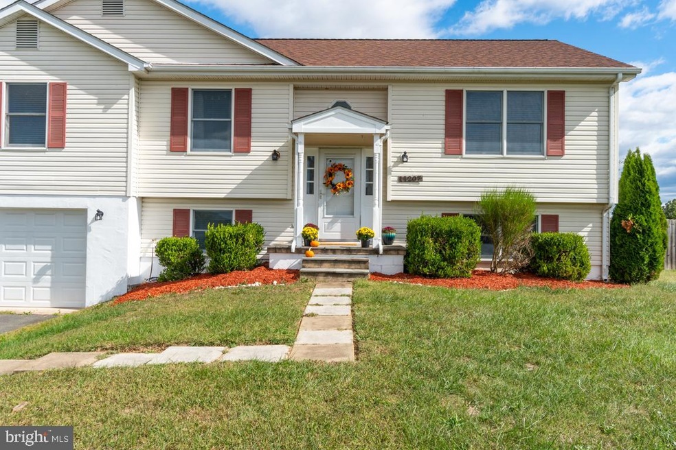 11207 Wolfe Ct, Bealeton, VA 22712 - photo 1