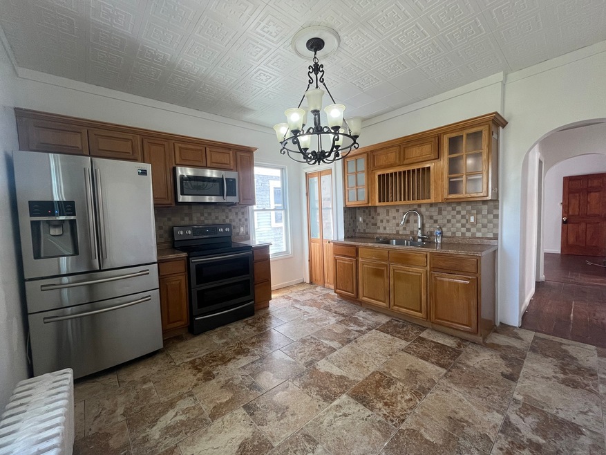 48 Park Terrace unit 2nd floor, Bridgeport, CT 06604 - photo 1