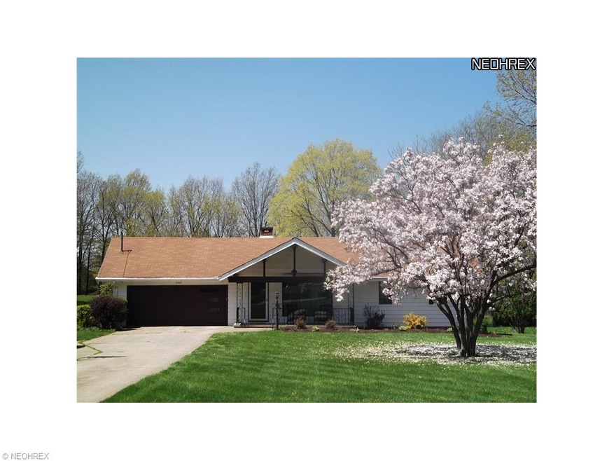 2208 Country Club Dr, Wickliffe, OH 44092 - photo 1