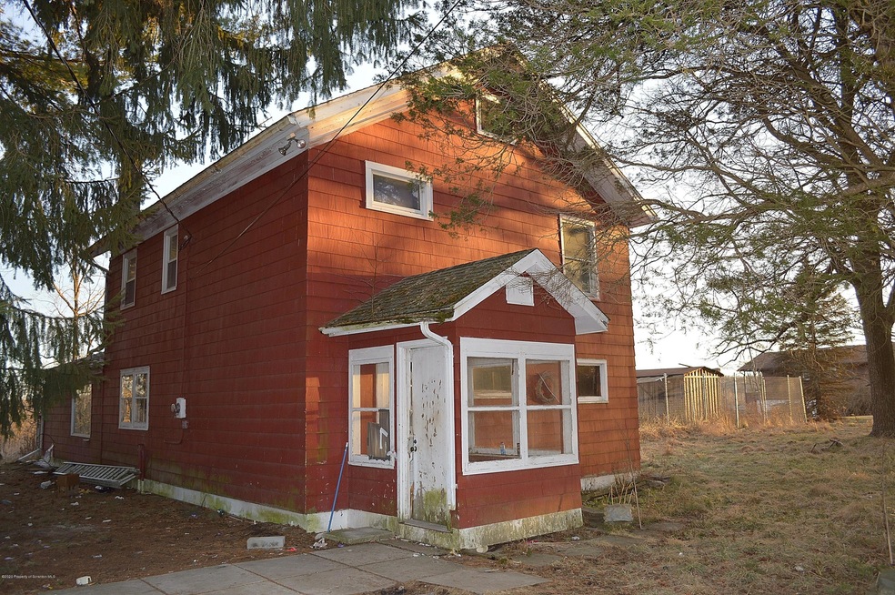 688 Stock Farm Rd, Lake Ariel, PA 18436 - photo 1