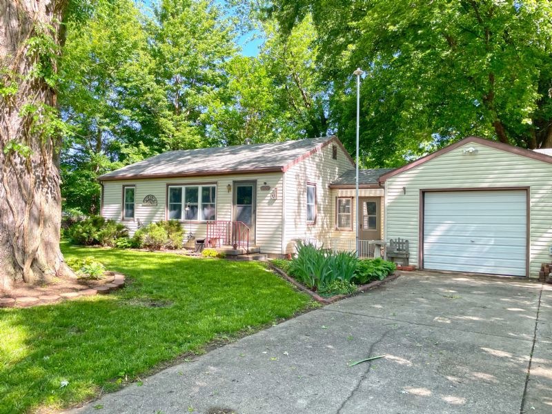 1115 W Summit Ave, Shenandoah, IA 51601 - photo 1