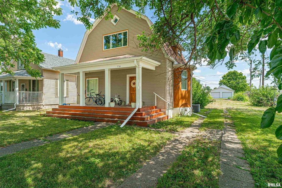 716 N Kankakee St, Lincoln, IL 62656 - photo 1