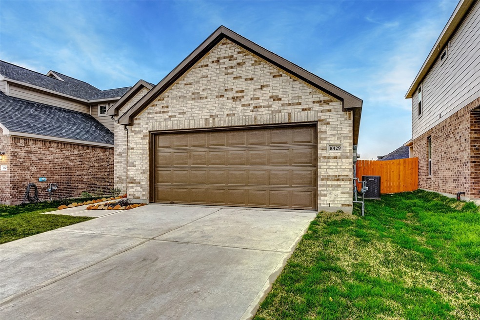 10129 Whooping Crane Way, Magnolia, TX 77354 - photo 1