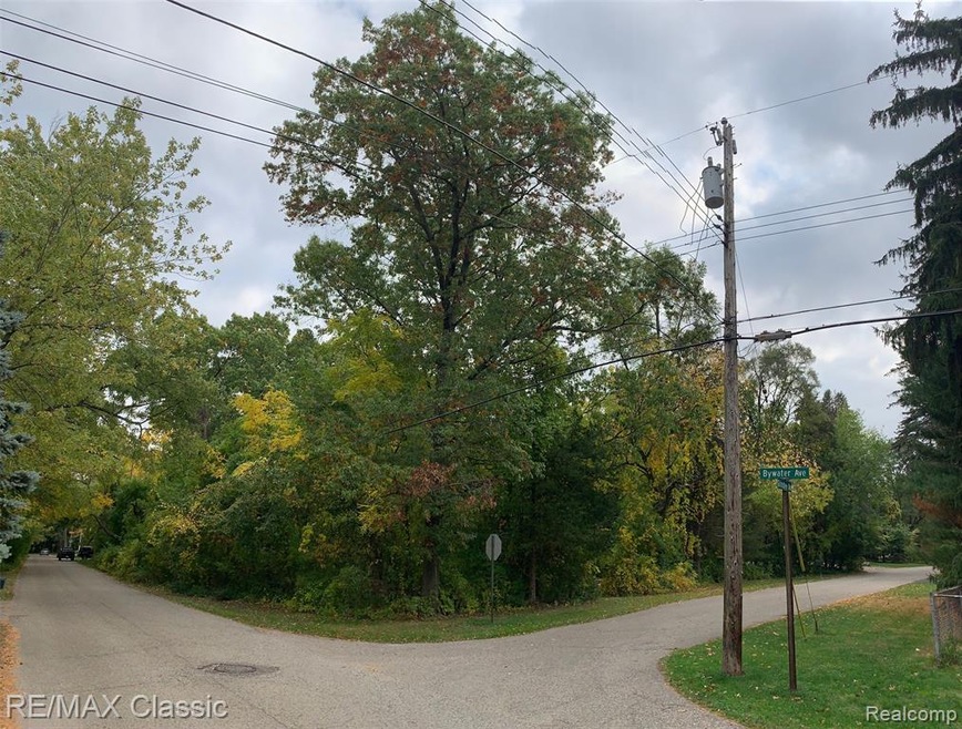 BEAUTIFUL Corner Lot on Bywater and Grindley! BUIL