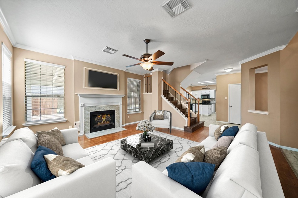 16106 Cedar Gully Dr, Friendswood, TX 77546 - photo 1