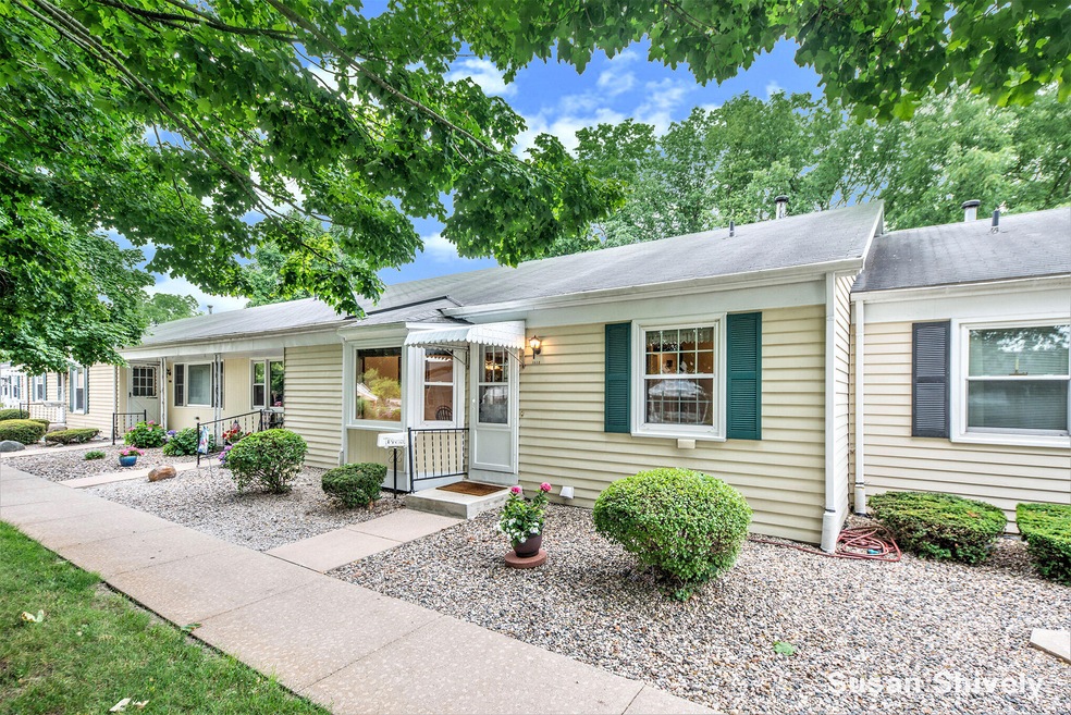 1012VillageLn-2