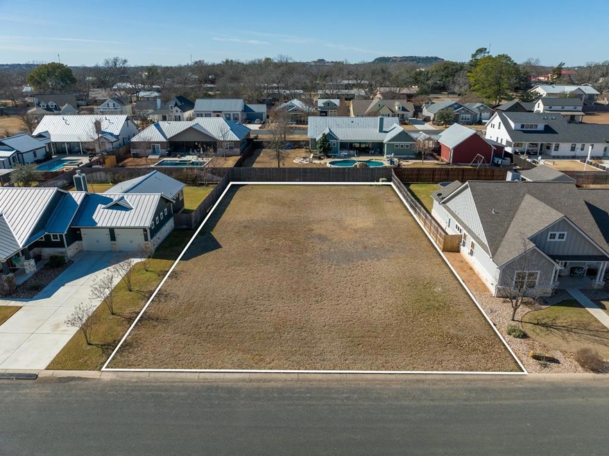 909 Laurel Ln unit 51, Fredericksburg, TX 78624 - photo 1