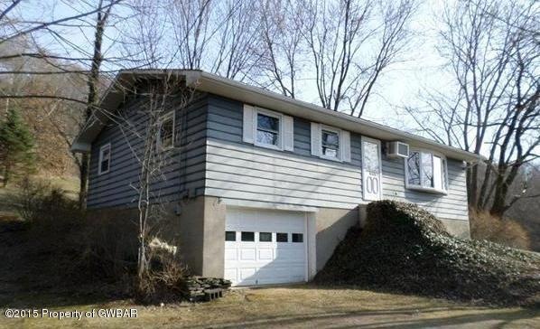 661 Ledge Hill Dr, Falls, PA 18615 - photo 1