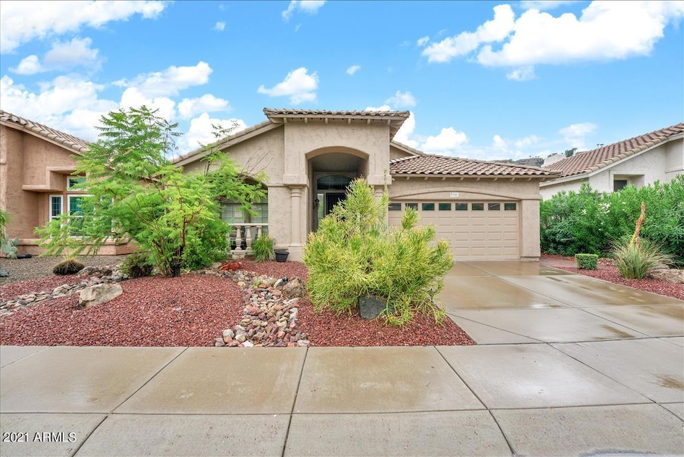 922 E Goldenrod-1