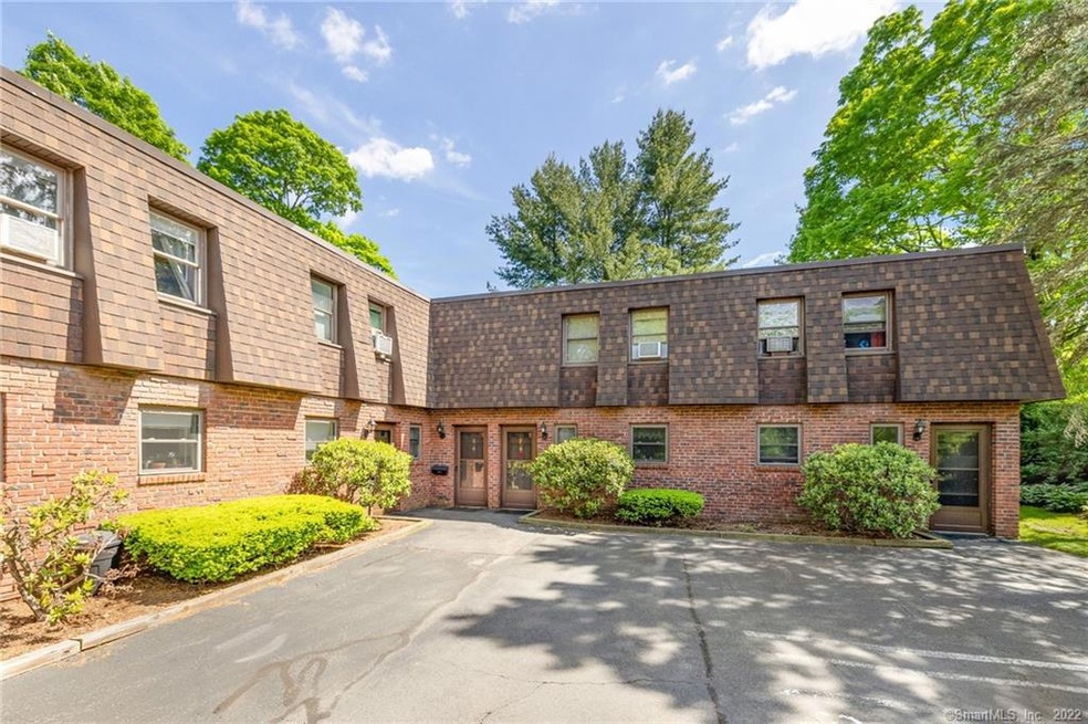 27 Burgoyne St unit E, West Hartford, CT 06110 - photo 1