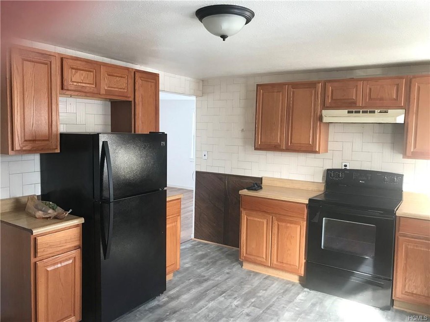 5 Putnam St unit 2, Newburgh, NY 12550 - photo 1