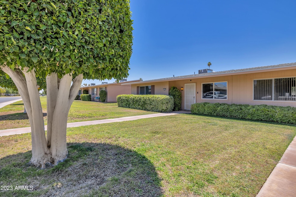 11013 W Santa fe Dr unit 58, Sun City, AZ 85351 - photo 1