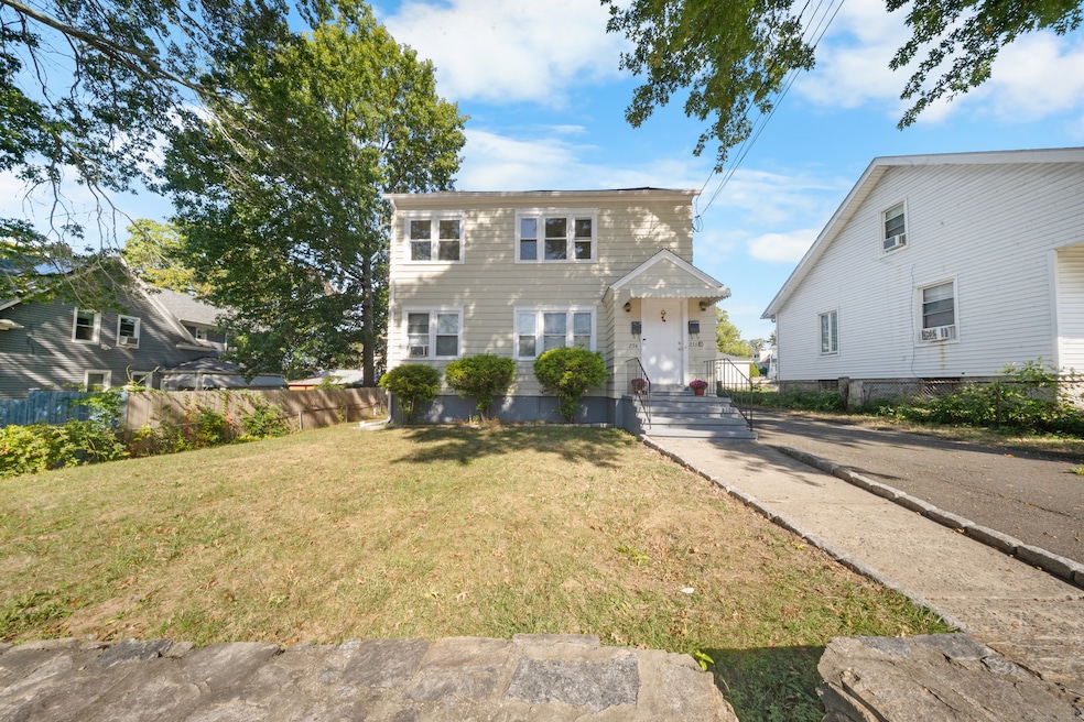 Pending $629,000 • Co-Listing Agent