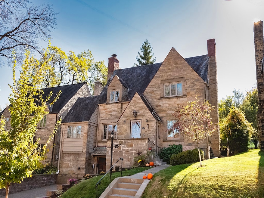 Under Contract $629,900