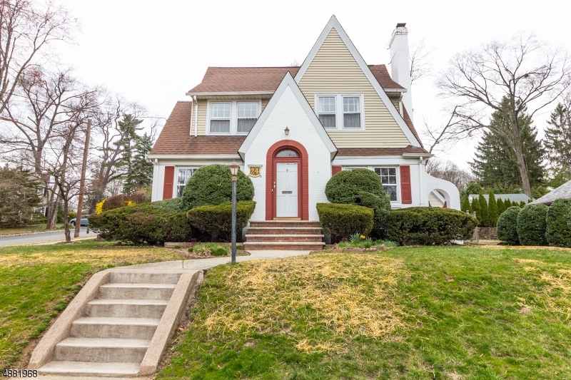 24 Sutton Place, Verona, NJ 07044 - photo 1