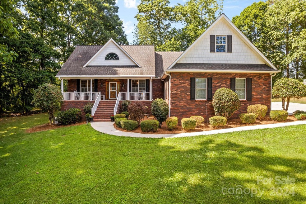 163 Golden Oak Dr, Statesville, NC 28625 - photo 1