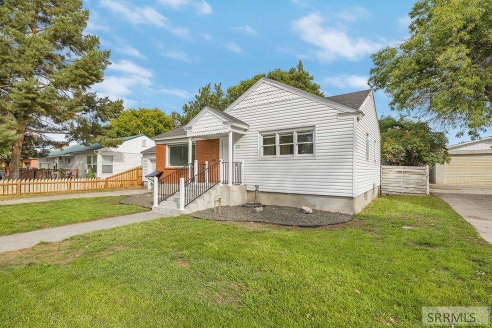 252 W 1st S, Rexburg, ID 83440 - photo 1