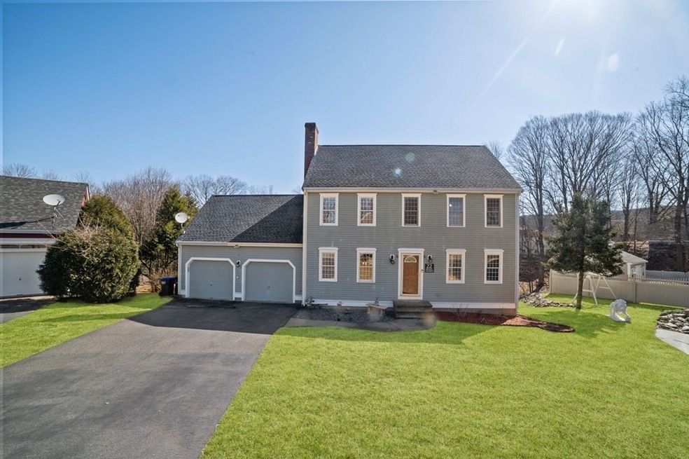 22 Eseks Cir, South Grafton, MA 01560 - photo 1