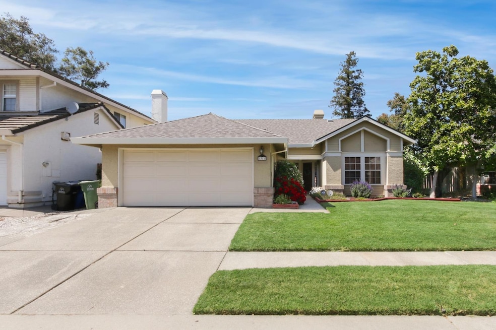 5311 Applehurst Way, Elk Grove, CA 95758 - photo 1